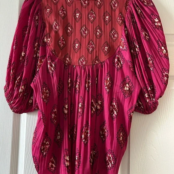 Anthropologie Pink Puff Sleeve Smocked Blouse M - Picture 4 of 10